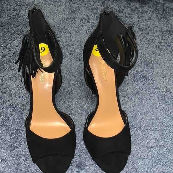 Nine West velvet shoe size 9 - Picture 2 of 4